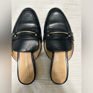 Size 9 black mules